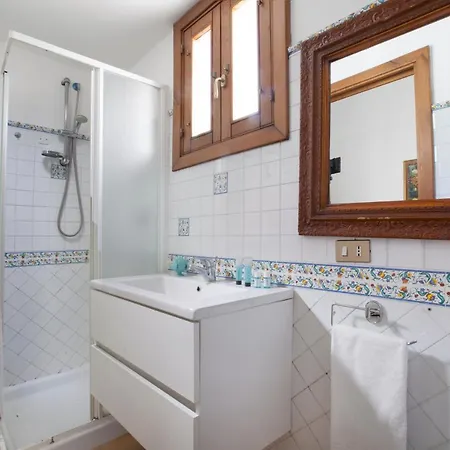 Angolo Di Paradiso - De Vivo Realty * بوسيتانو