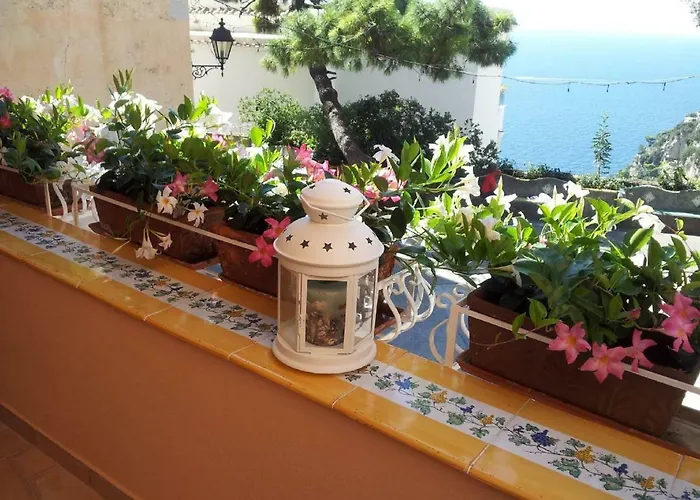 Angolo Di Paradiso - De Vivo Realty *